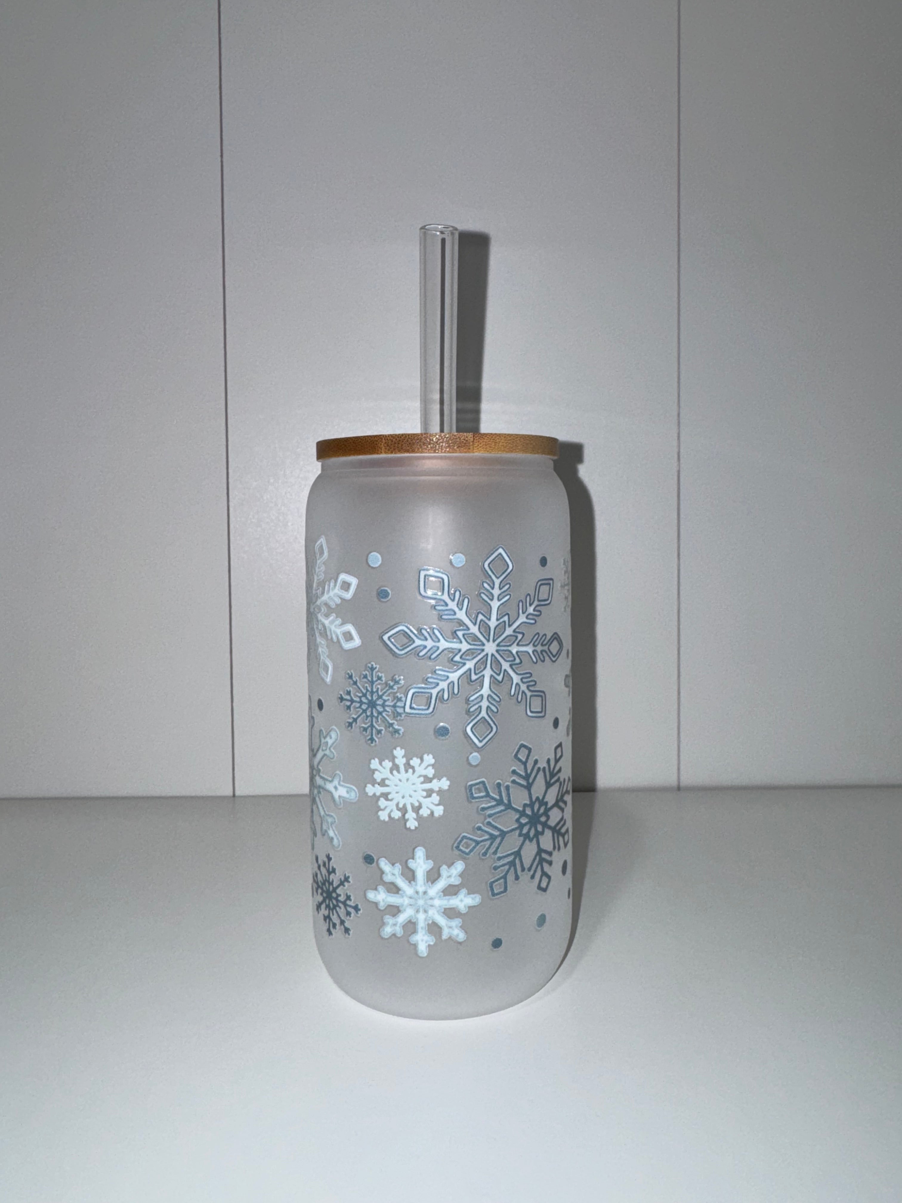 Snowflake Glass Tumbler With Bamboo Lid & Glass Straw